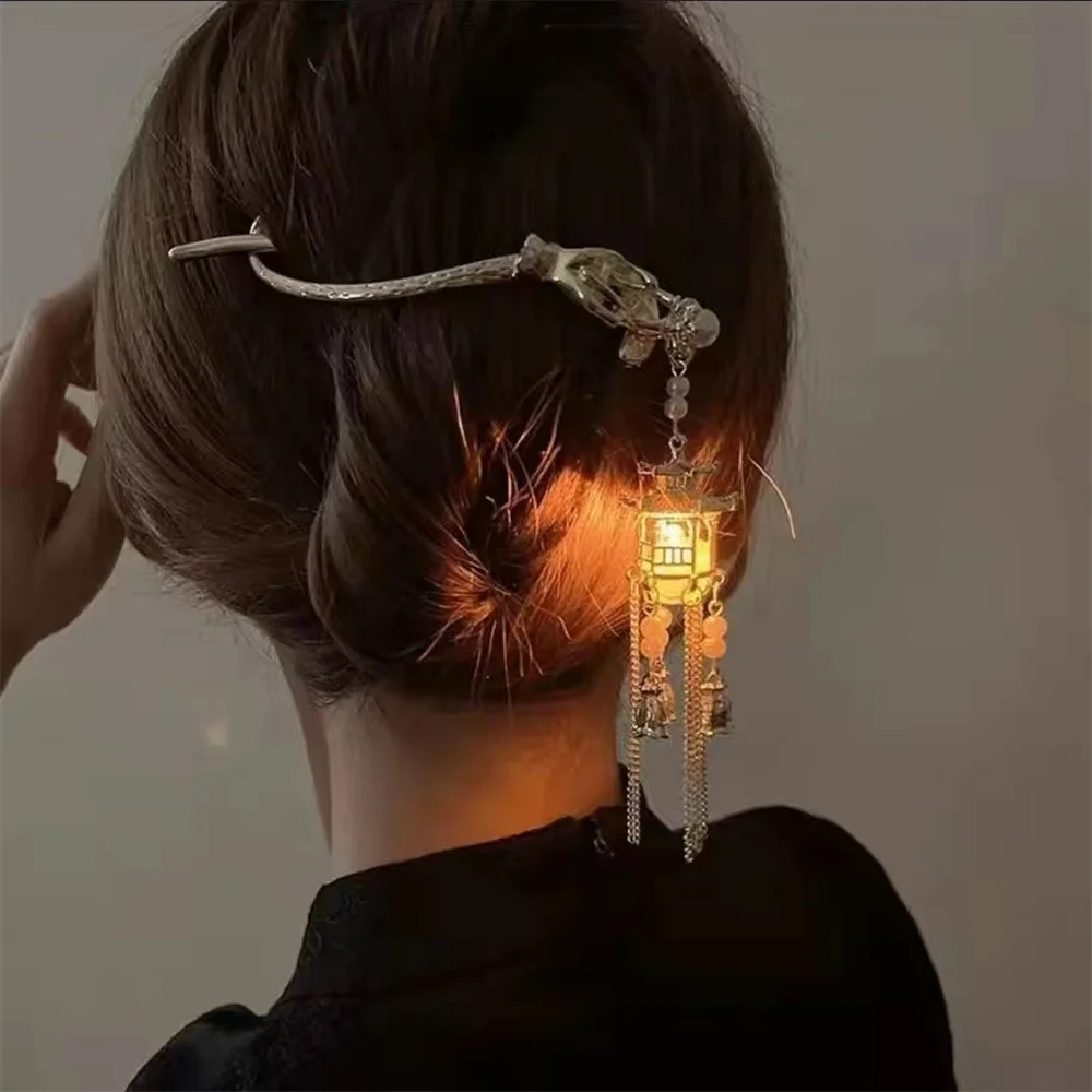 

Elegant New Palace Lantern Pearl Tassel Twist Clip Retro Palace Lantern Hairpin Simple Women's Tassel Headdress Hair Accessories