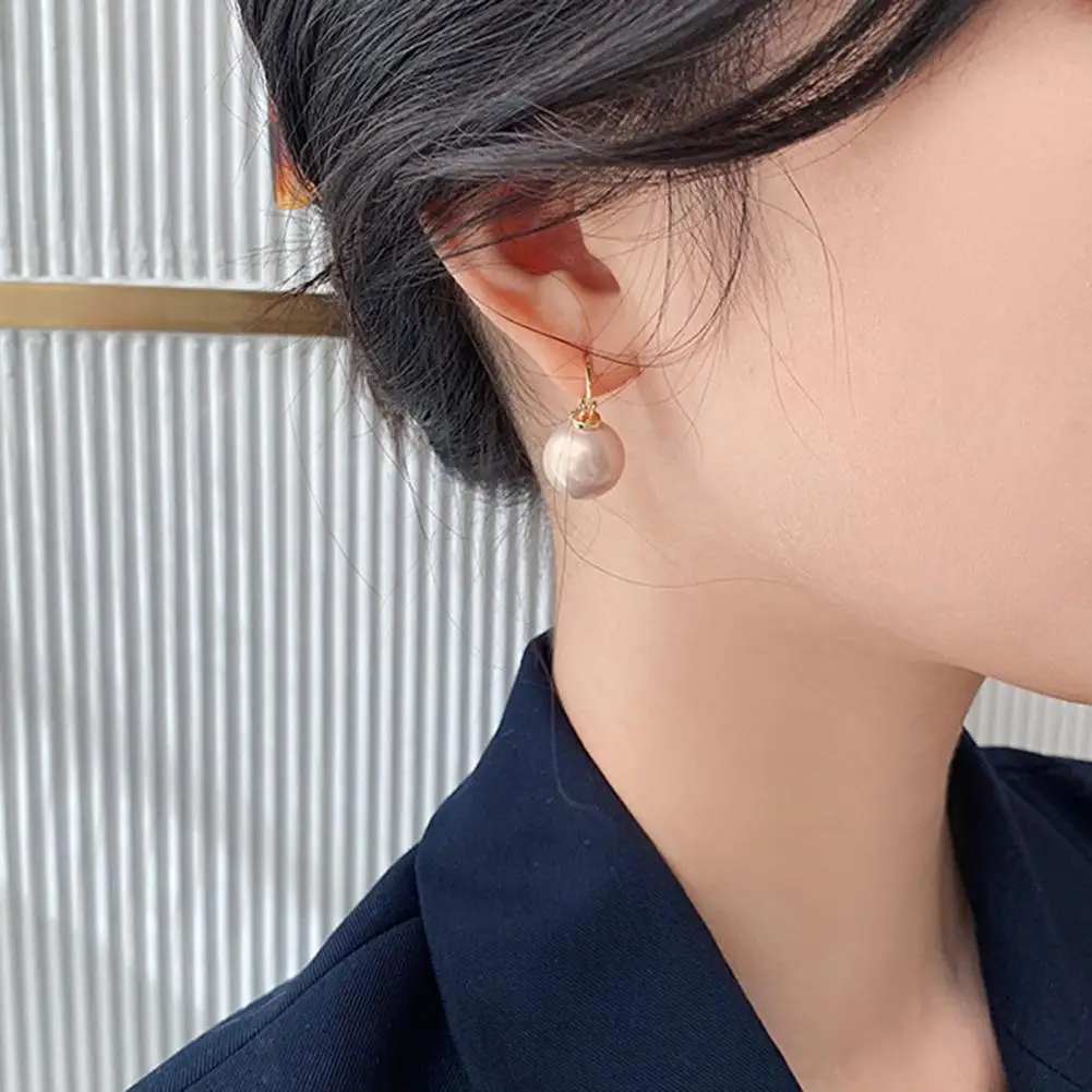 

1 Pair Lady Drop Earrings Imitation Pearl Contracted Vintage Elegant Geometric Dangle Earrings for Gift