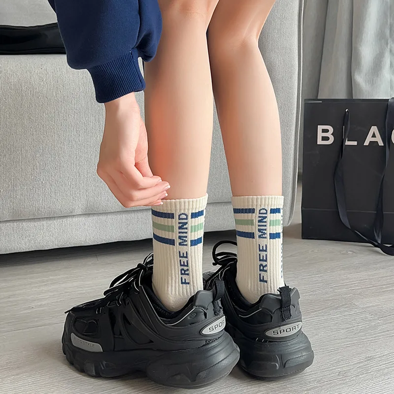 5 pcs New Fashion Sports Medium Tube Cotton Socks Set for Women Simple White Letter High Quality Cotton Socks 5 Pairs
