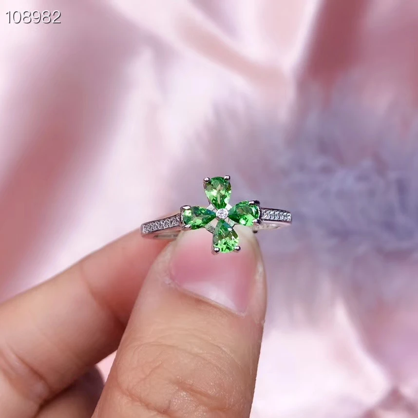 Кольцо с цаворитом из серебра 100% пробы 3 х4 мм | Украшения и аксессуары