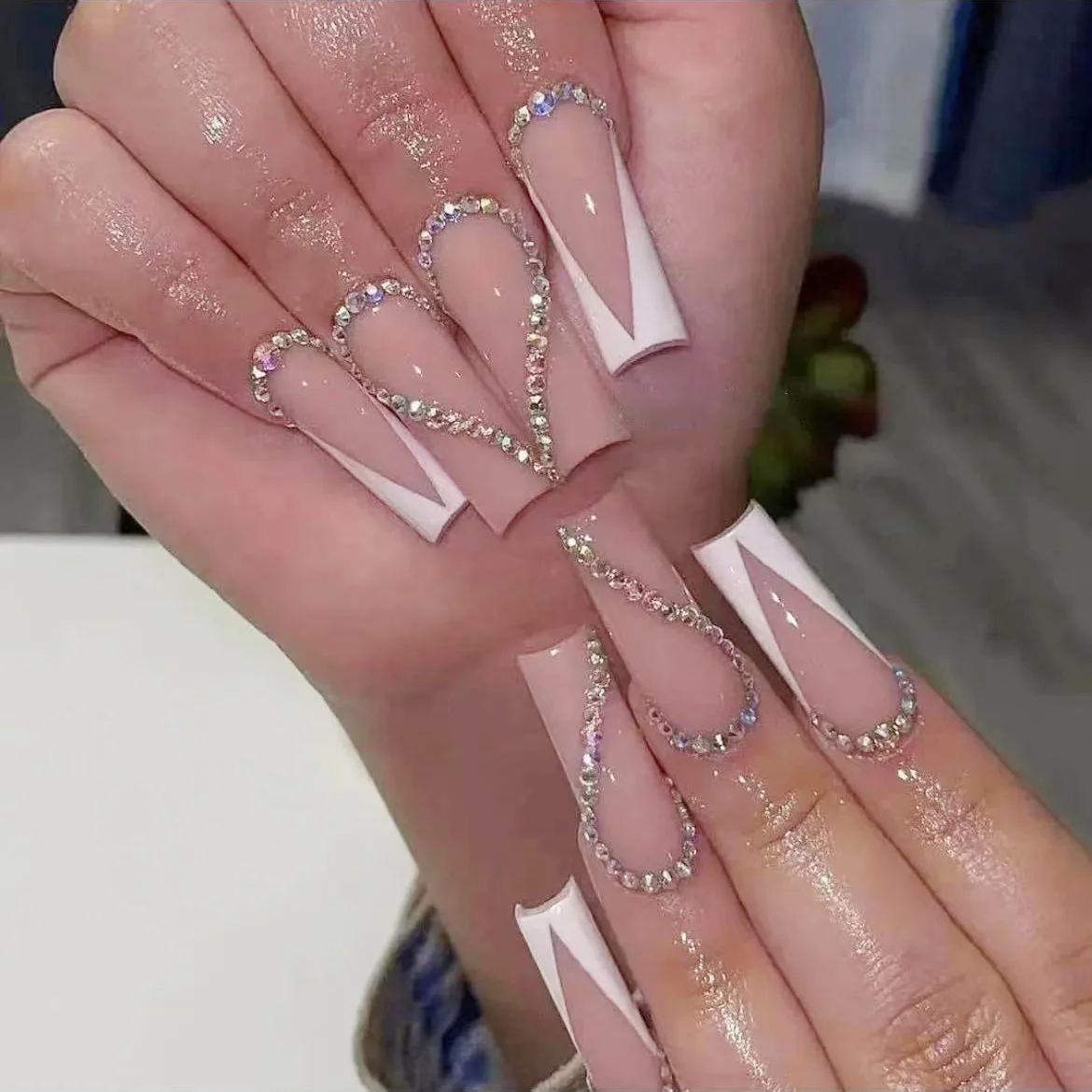 

3D fake nails with heart glitter diamond french V shape designs press on false acrylic nail faux ongles capsule tip DIY manicure