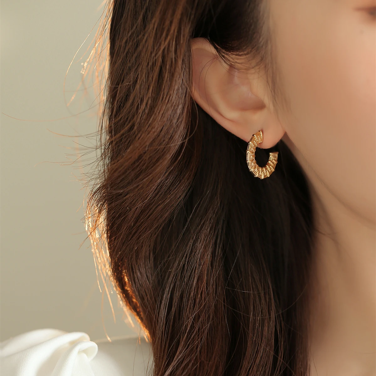 

Gold Silver Color Open Hammered Hoop Earrings for Women Modern Minimalist Metal Earrings Geometrical Hoops Earrings
