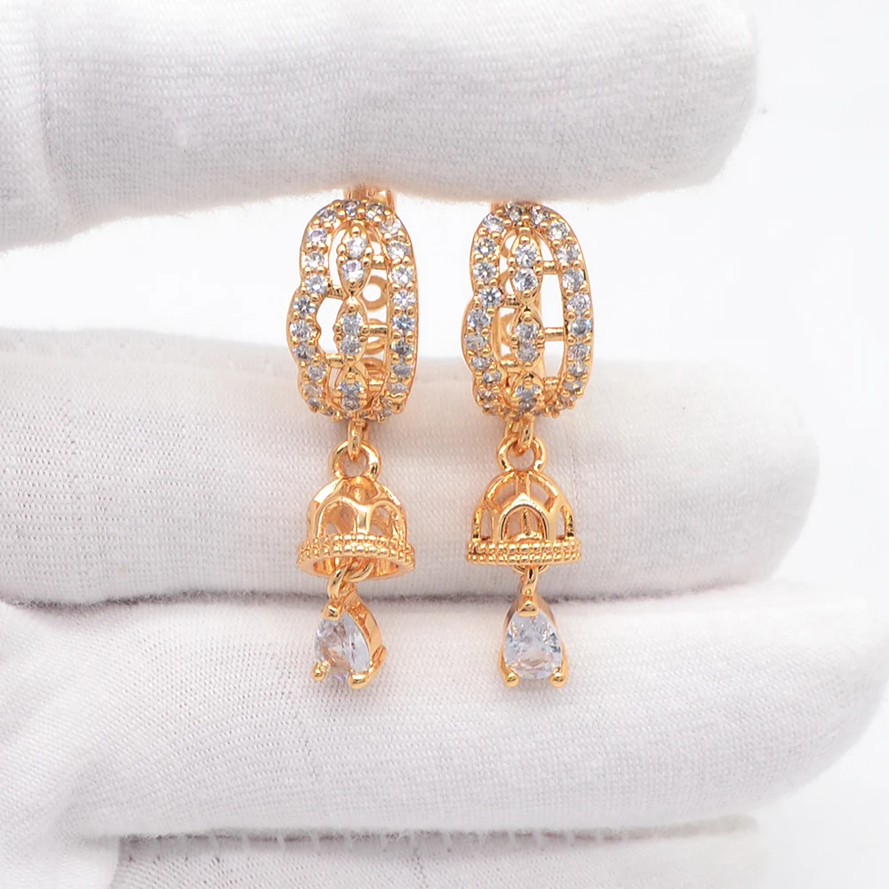 Высококачественные модные женские серьги Huggie золотого цвета с прозрачными