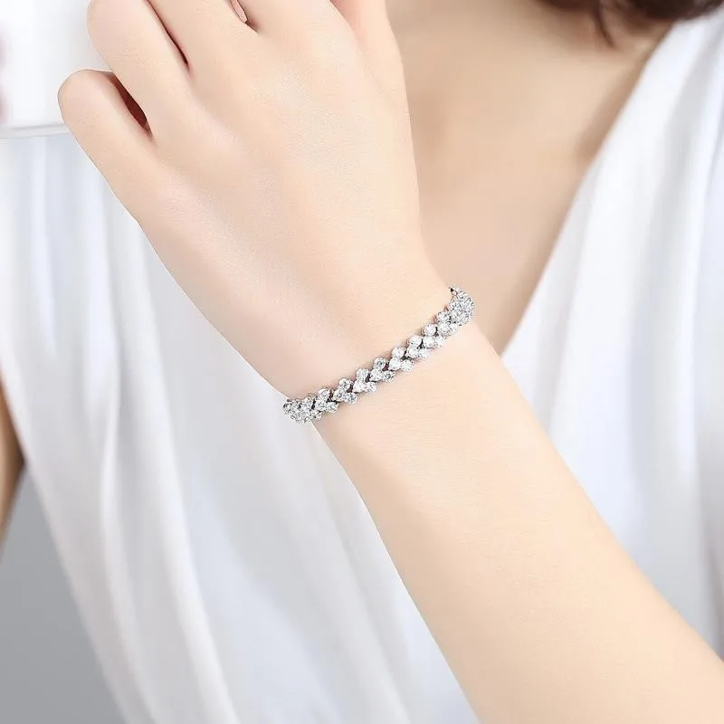 

Classic Hot Selling Heart-shaped Roman Crystal Bracelet with Diamond and Silver Plated Bracelet Advanced Design Feel Handpiece