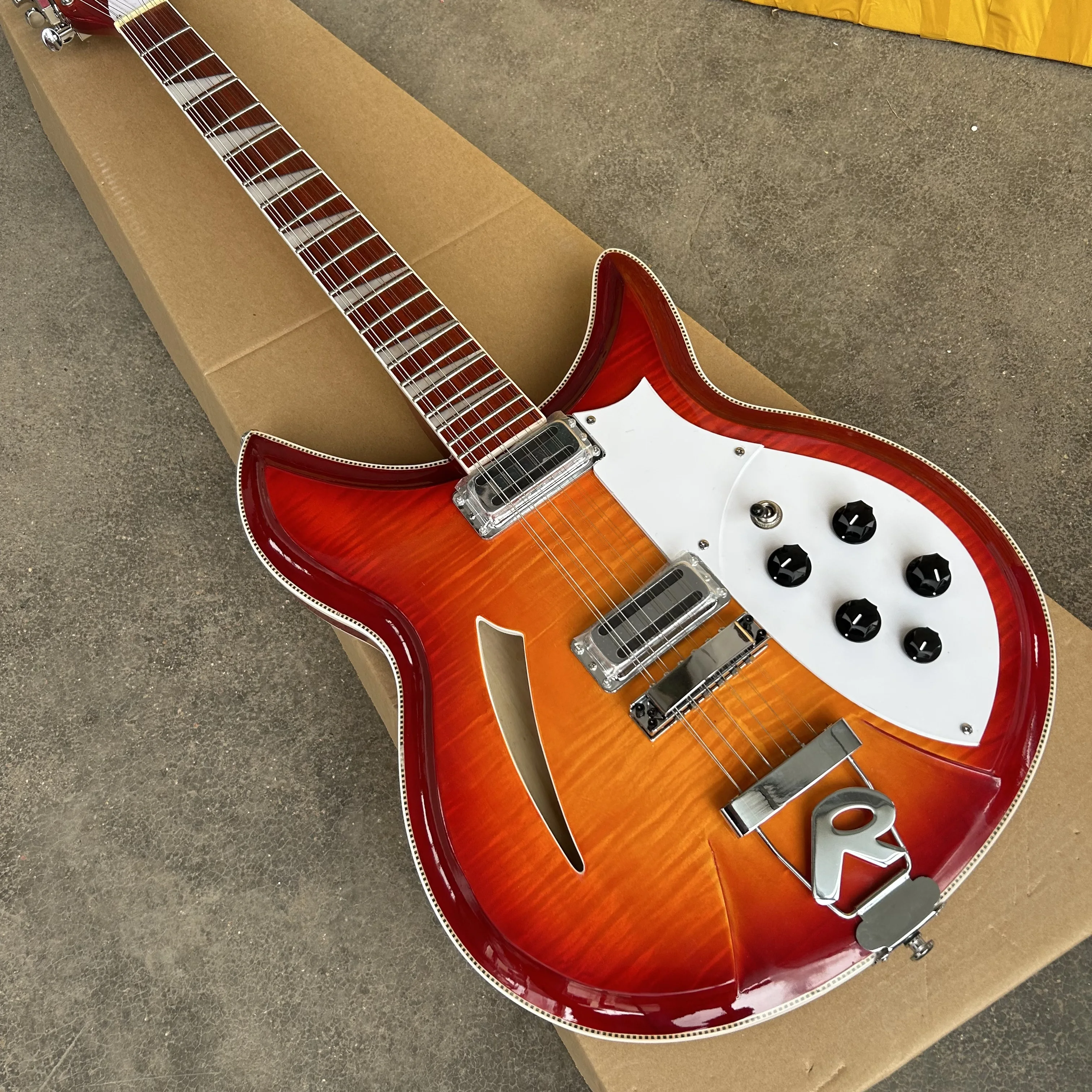 12-струнная электрогитара 381 оптом и в розницу.