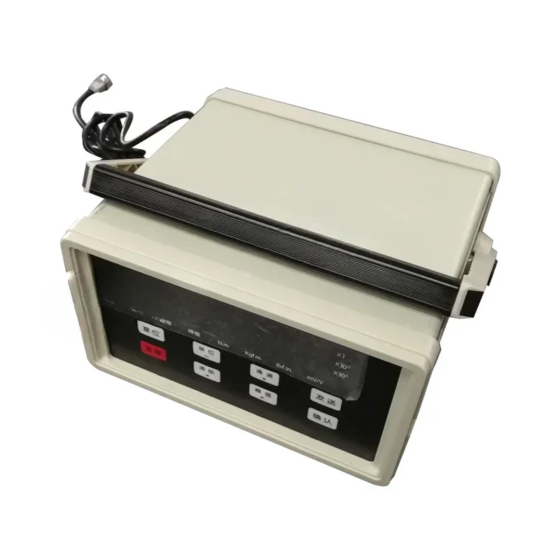 Стандартный динамометрический ключ гаечный для метрологического исследования