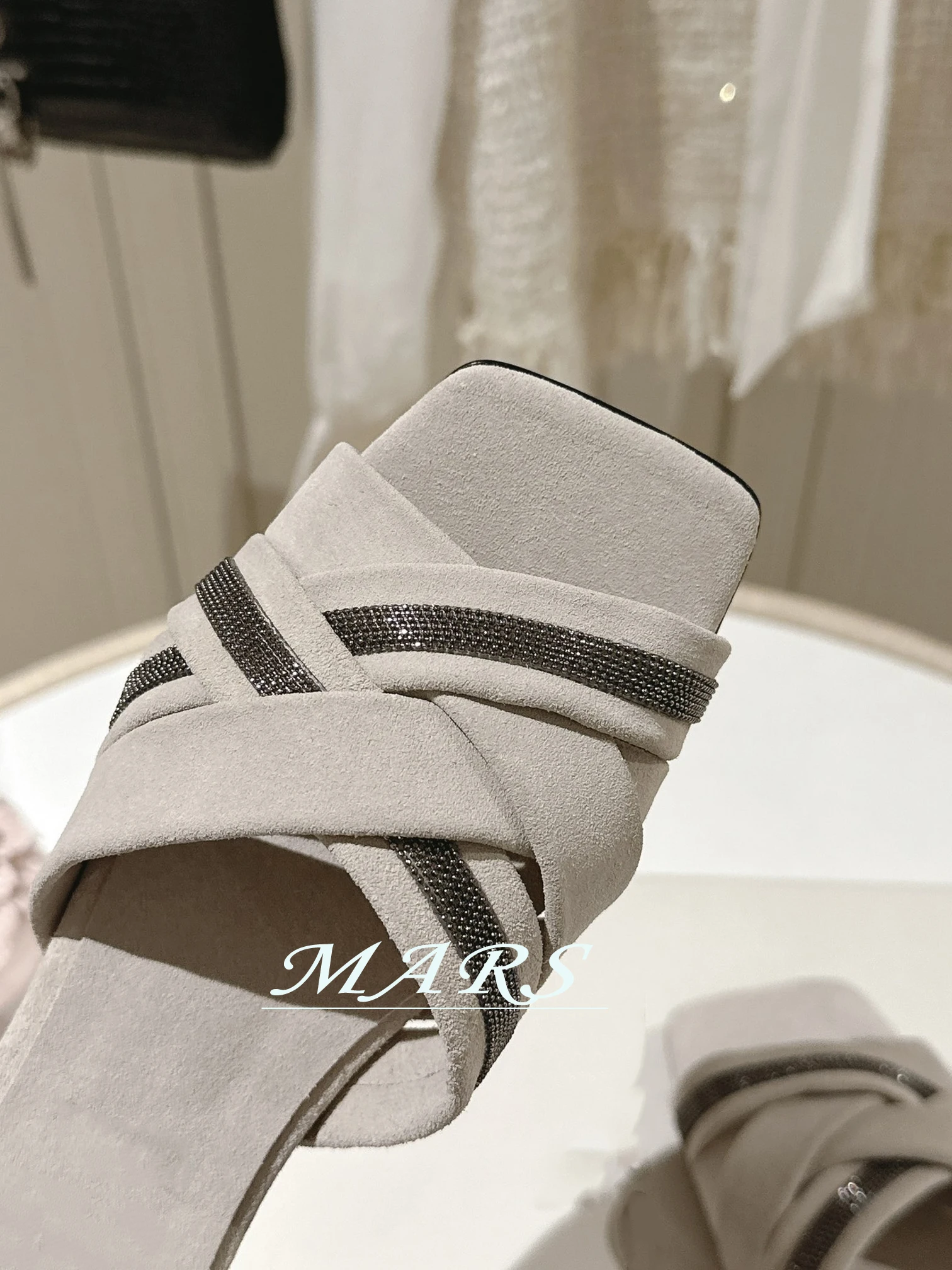 Женские кожаные шлепанцы ручной работы пляжные на плоской подошве с квадратным