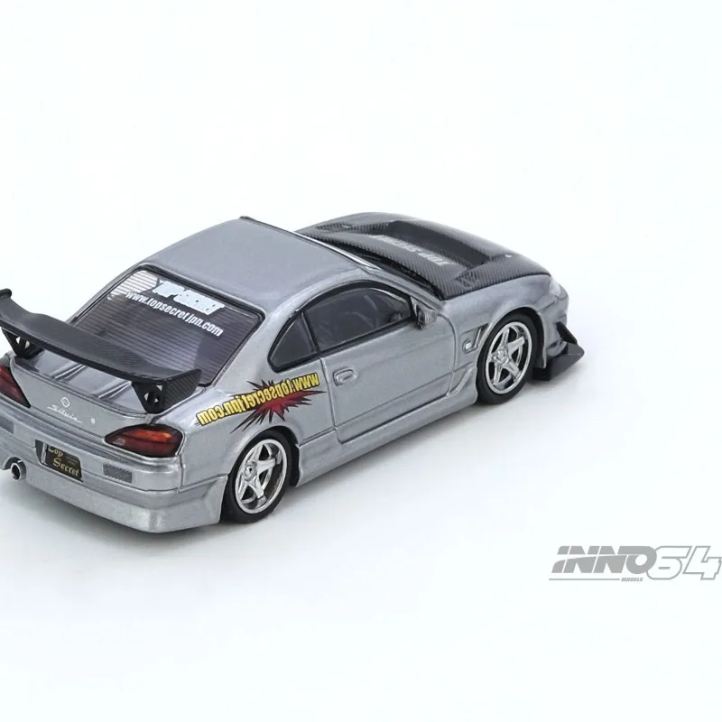 В наличии: INNO 1:64 Nissan TOP SECRET SILVA S15 R34, реплика модели автомобиля из сплава, идеально подходит в качестве подарка на праздники или коллекционного экземпляра. (art.: 3920dcbaabddc) - 3920dcbaabddc