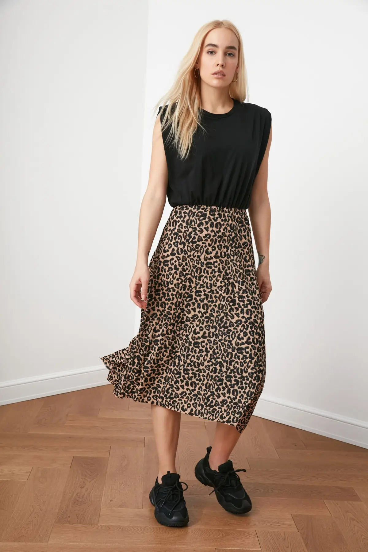 

Коричневая Асимметричная вязаная юбка с леопардовым узором