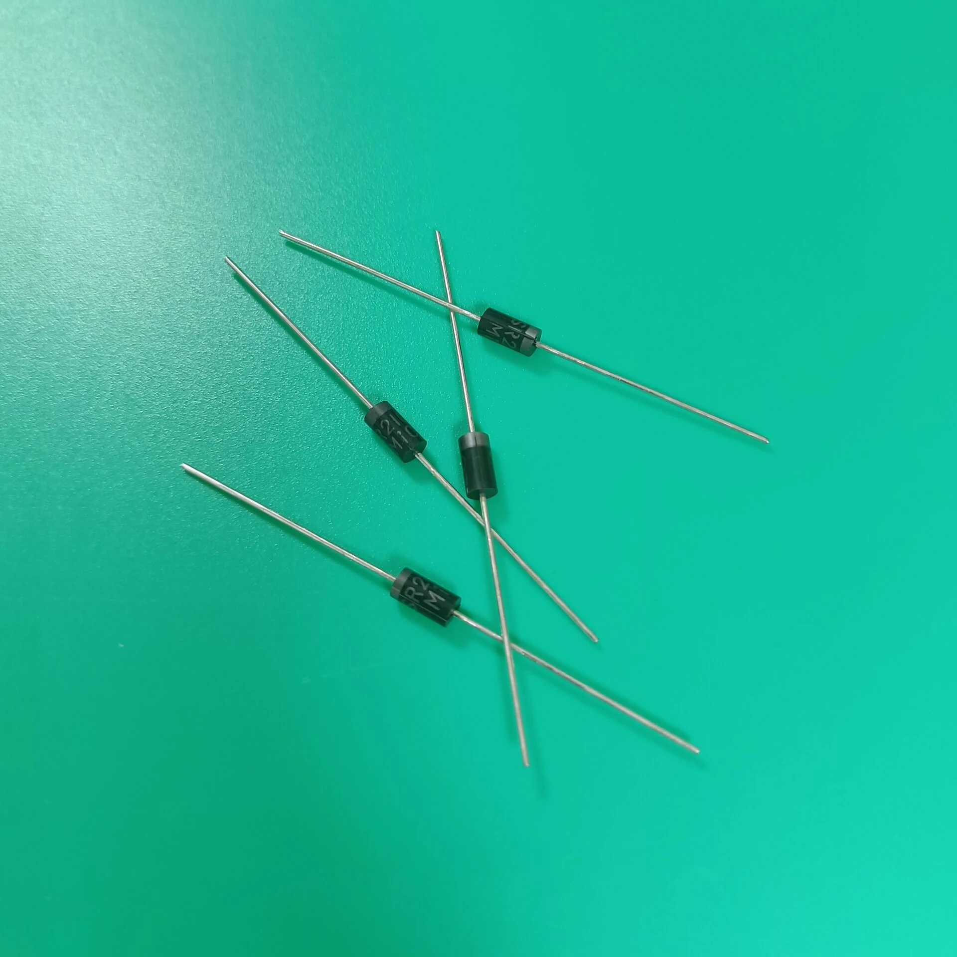 50 шт./партия SR2100 DO-204AC 2A 100V DO-15 SR 2100 Шоттки, барьерные выпрямители, диоды SR2100TR SR2100T/B DO204AC S R2100