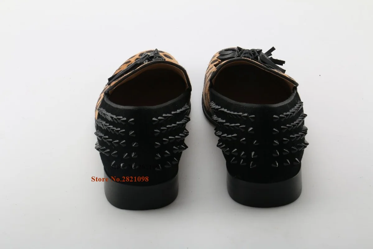 Модные мужские туфли на низком каблуке с леопардовым принтом плоской подошве