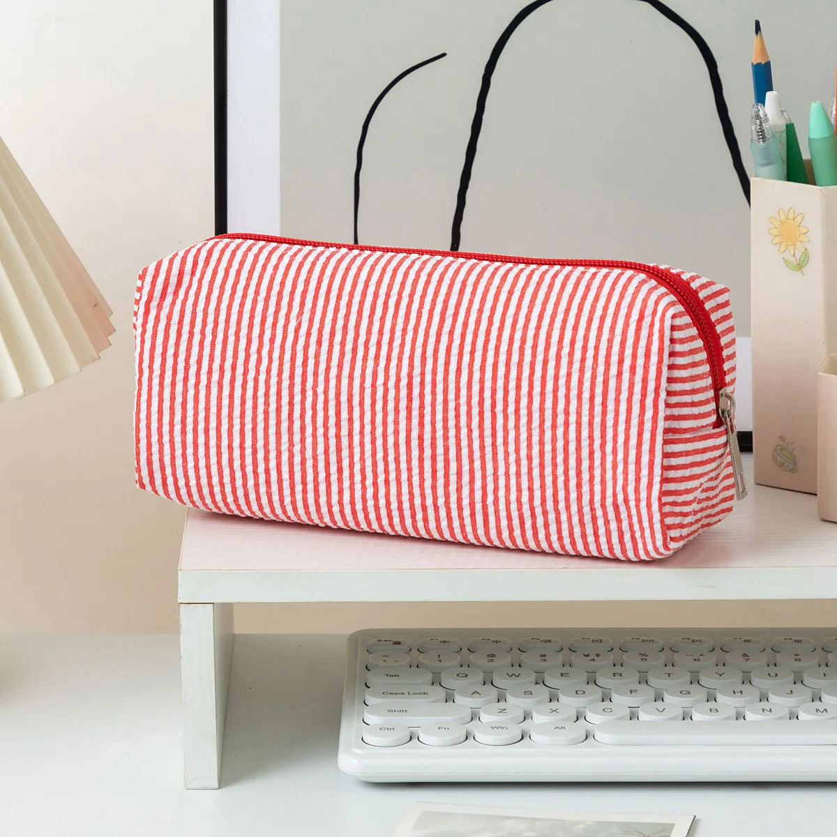 

Мягкая полосатая сумка-органайзер для канцелярии