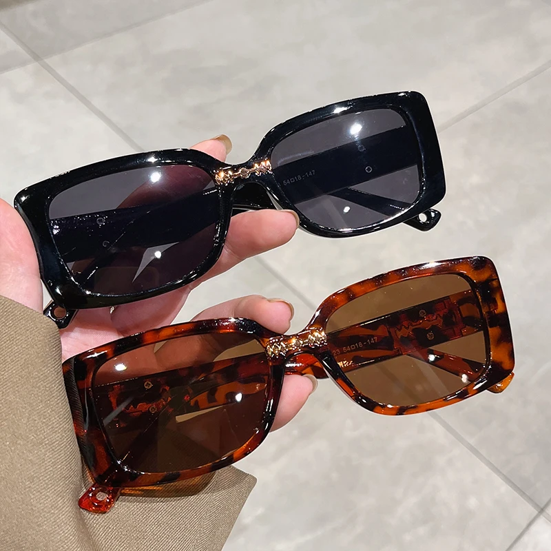 

New Multicolored Full Oval Frame Shades Trendy Fashion UV400 Female Eyewear Personalized Brand Designer Eyeglasses for Ladies