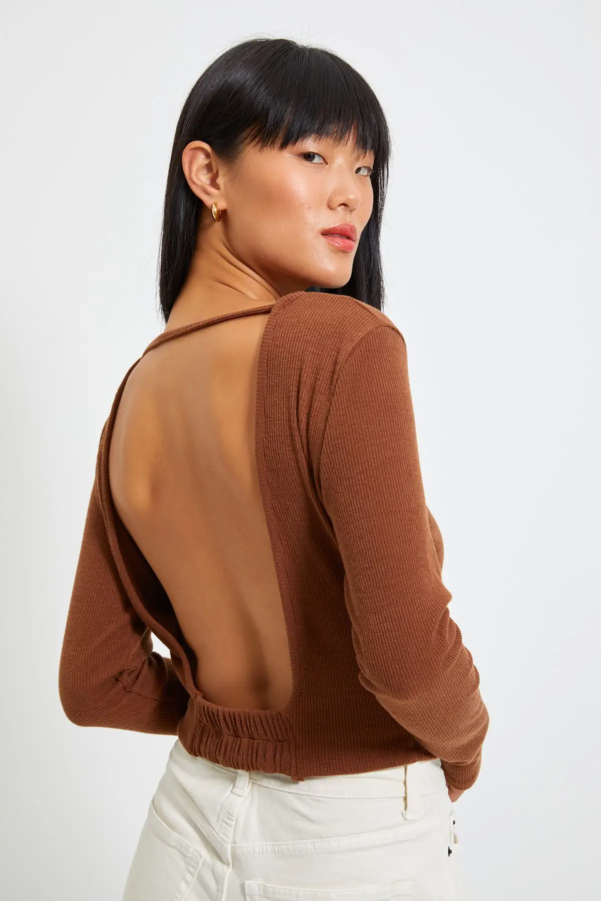 

Trendyol Back Low-Cut Ribbed Crop Knitted Blouse TWOAW22BZ0220