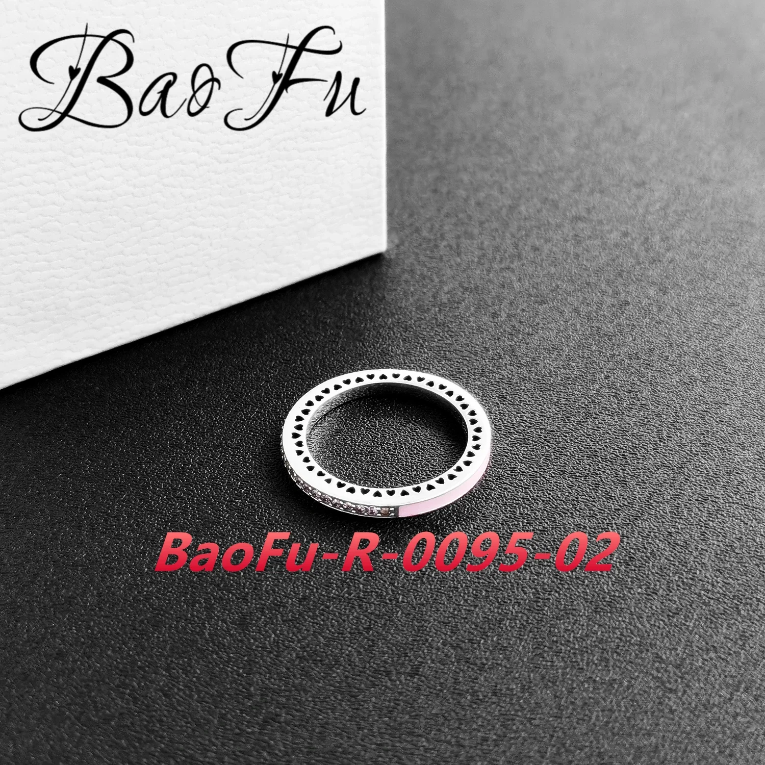 Женское кольцо из серебра 925 пробы с разноцветной эмалью