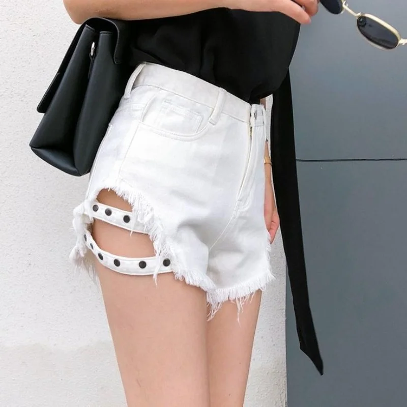Style Denim Shorts High-waisted Jeans Super shorts with Nails on The Side and Loose Holes Fashionable Worn Hot Ladies Clothing