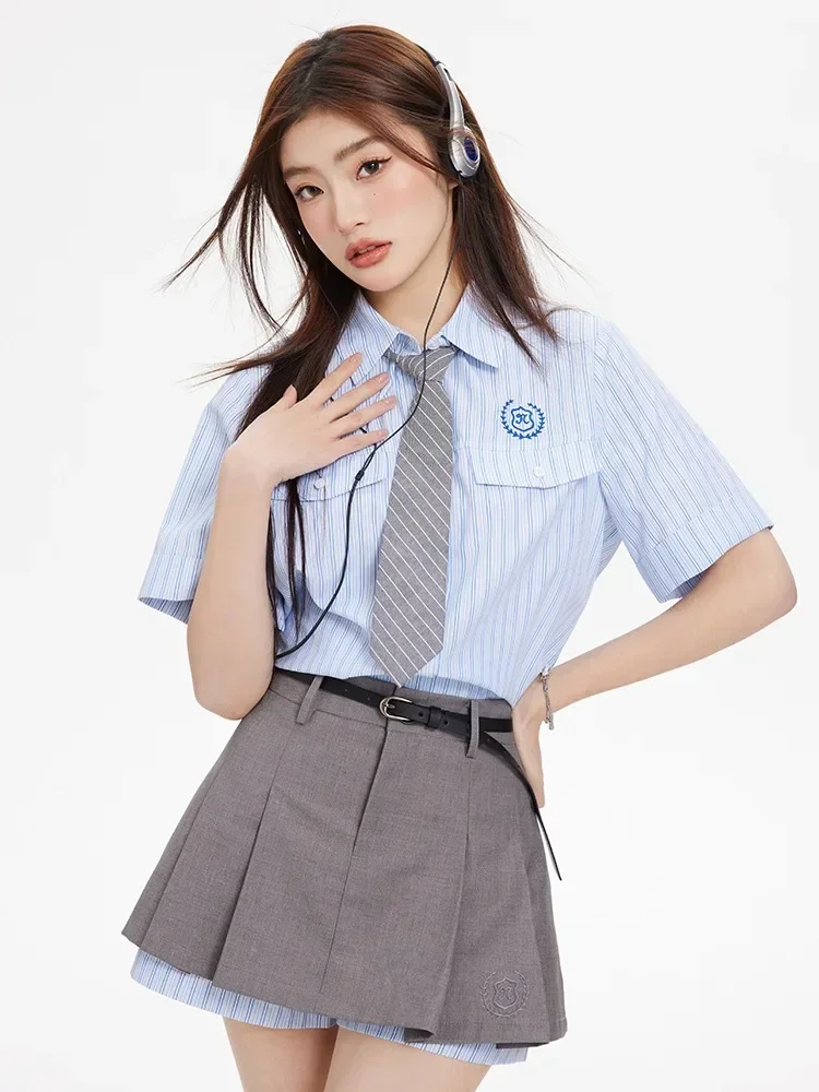 Женский костюм-двойка в клетку блузка полоску и плиссированная короткая юбка