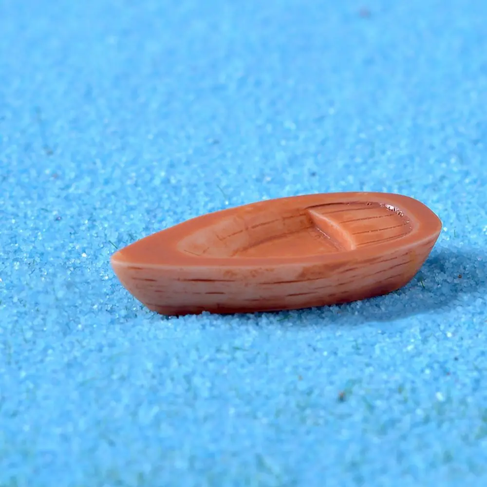 

Мини лодка из смолы