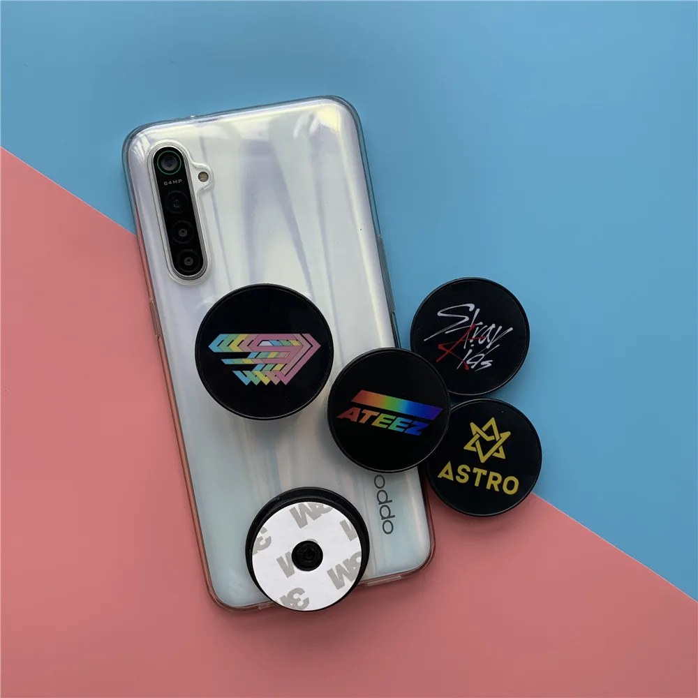 

KPOP ATEEZ STARY KIDS ASTRO LOONA GIDLE GOT7 Mobile Phone Airbag Bracket Ins Telescopic Folding Paste Creative Accessories Gift