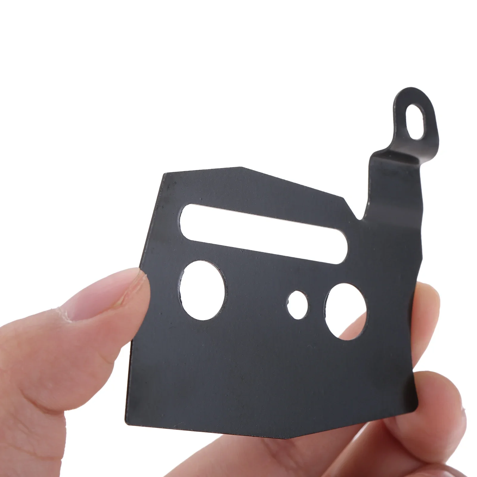 

1 шт. металлическая крышка бензопилы регулировочного болта, внутренний боковой тормоз, правый зажим для 4500/5200/5800, аксессуары для садовых инструментов