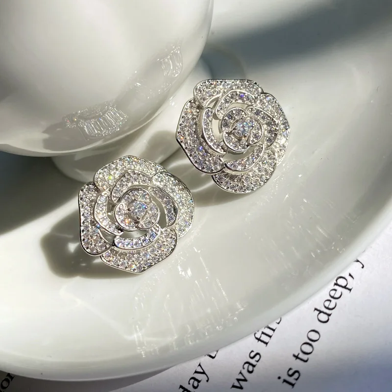 

Socialite Hollow-out Camellia Stud Earrings Women's Micro-Inlaid Exquisite Polished Earrings korean fashion