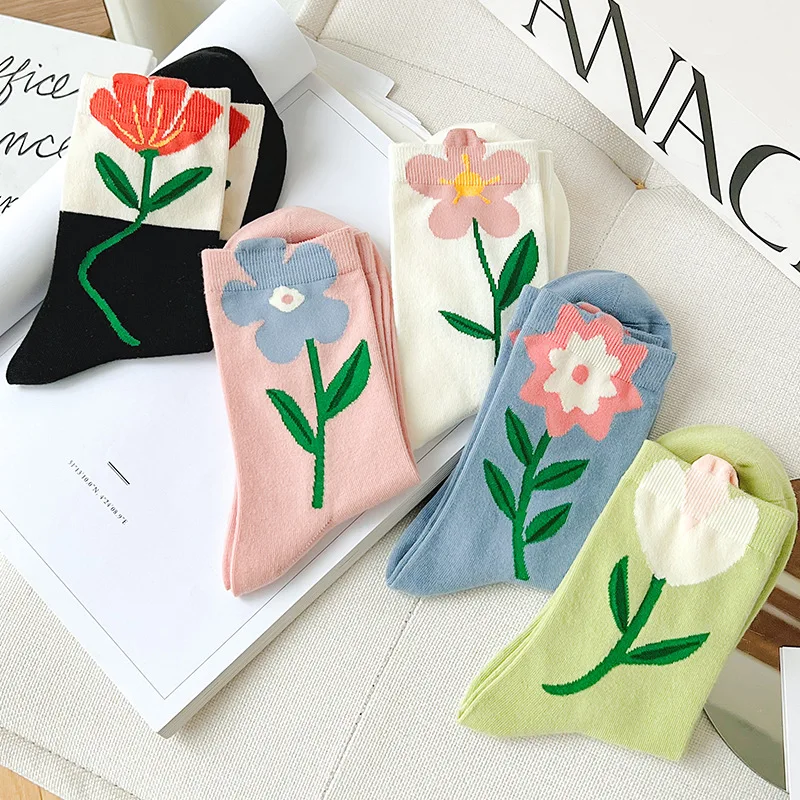 

Носки детские средней длины, новые хлопковые носки с стереоскопическими цветами для осени и зимы, милые красные повседневные женские носки