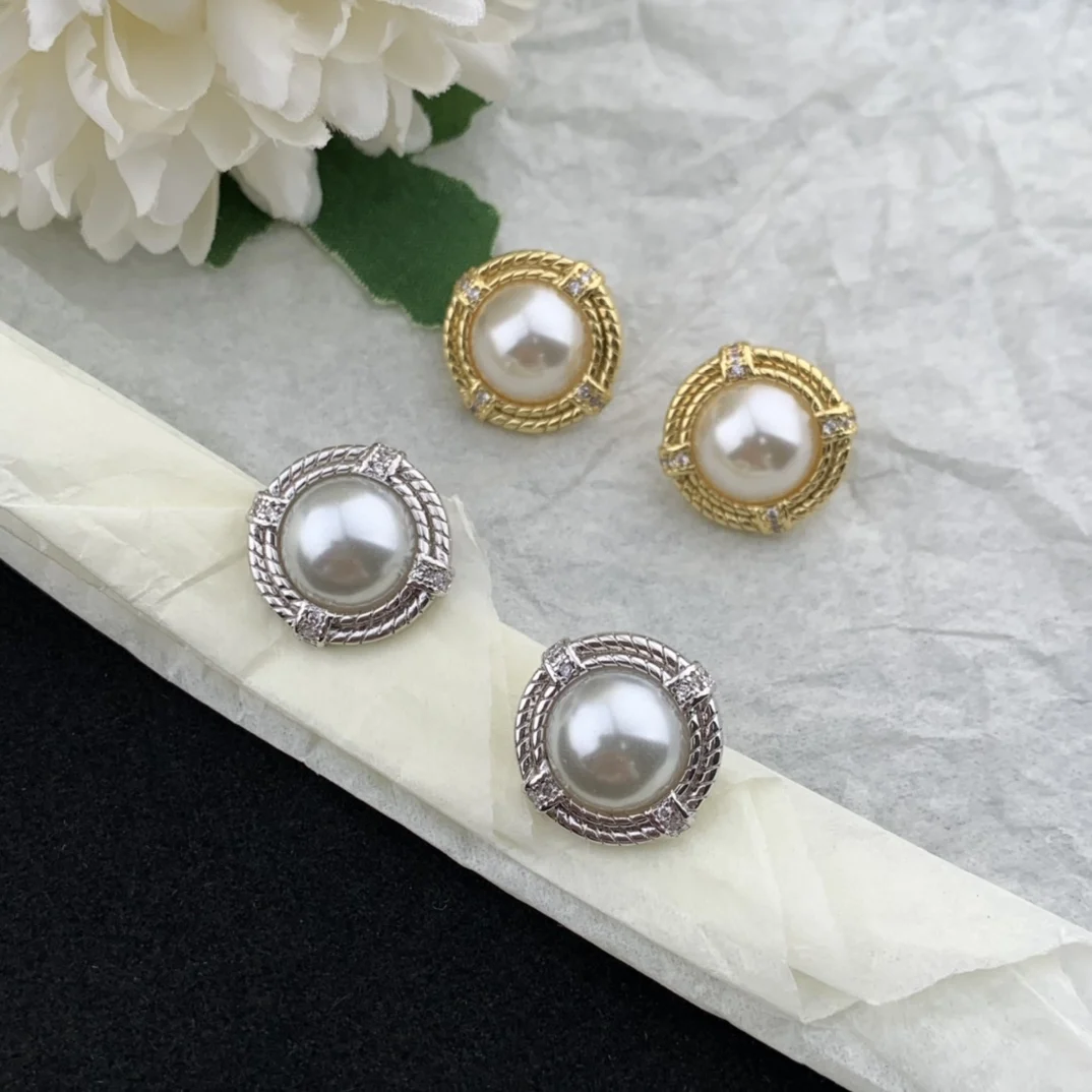

European and American popular half bead pearl earrings