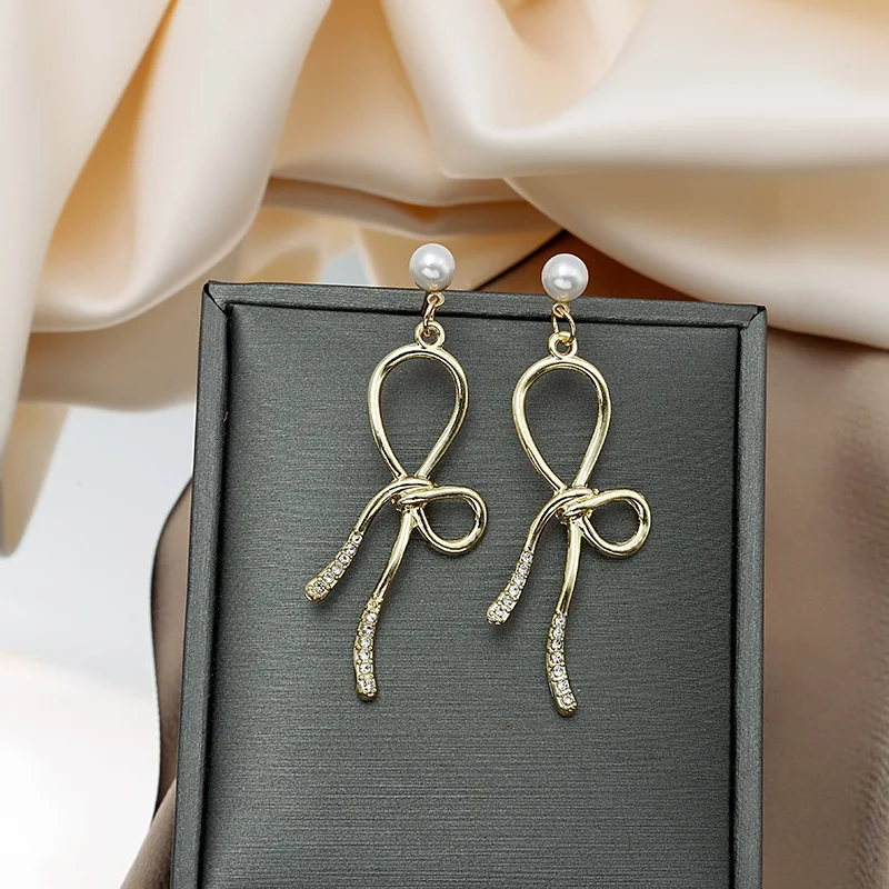 

925 Silver Needle Simple Long Knotted Shaped Pearl Exaggerated Earrings Personality Trendy Fashion Earrings for Women Jewelry
