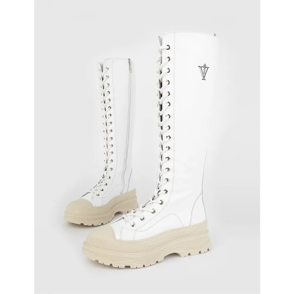 

Dorlie Artura Women White Boots