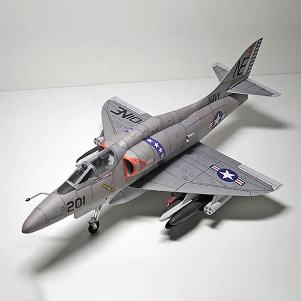 Американская модель искусственного самолета Skyhawk DIY 1:33 бумажного U3G4 |