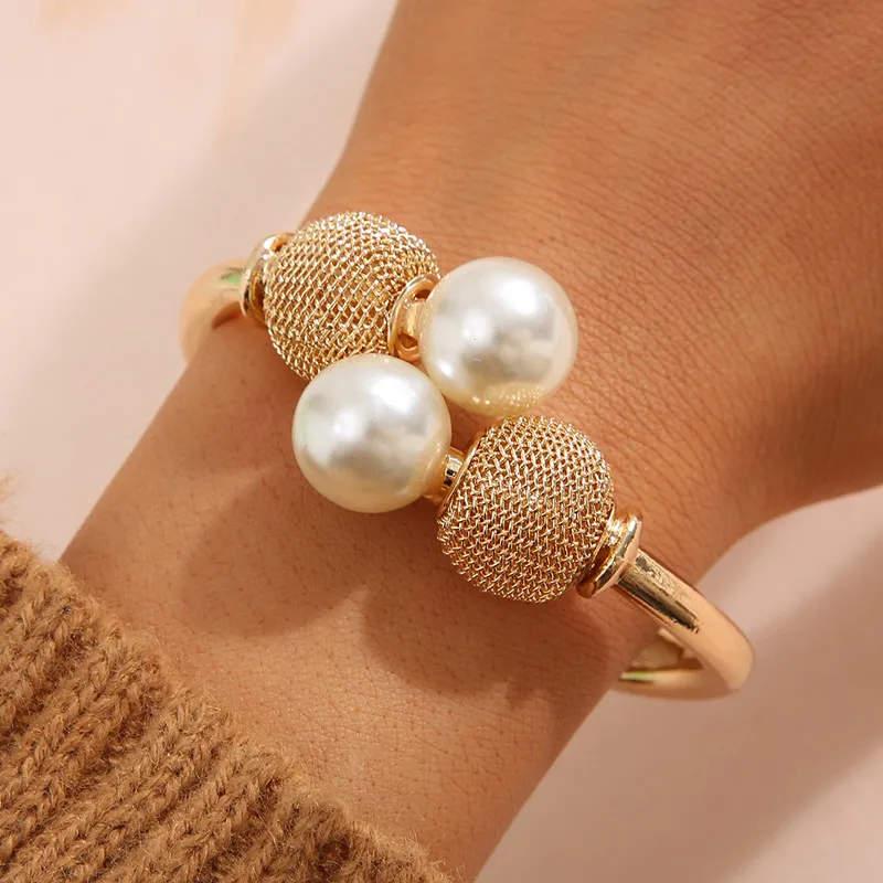 Summer Simple Baroque Pearl Bracelet Woman French Personality Fashion Gold Color Bracelet Wedding Jewelry Birthday Gift e195