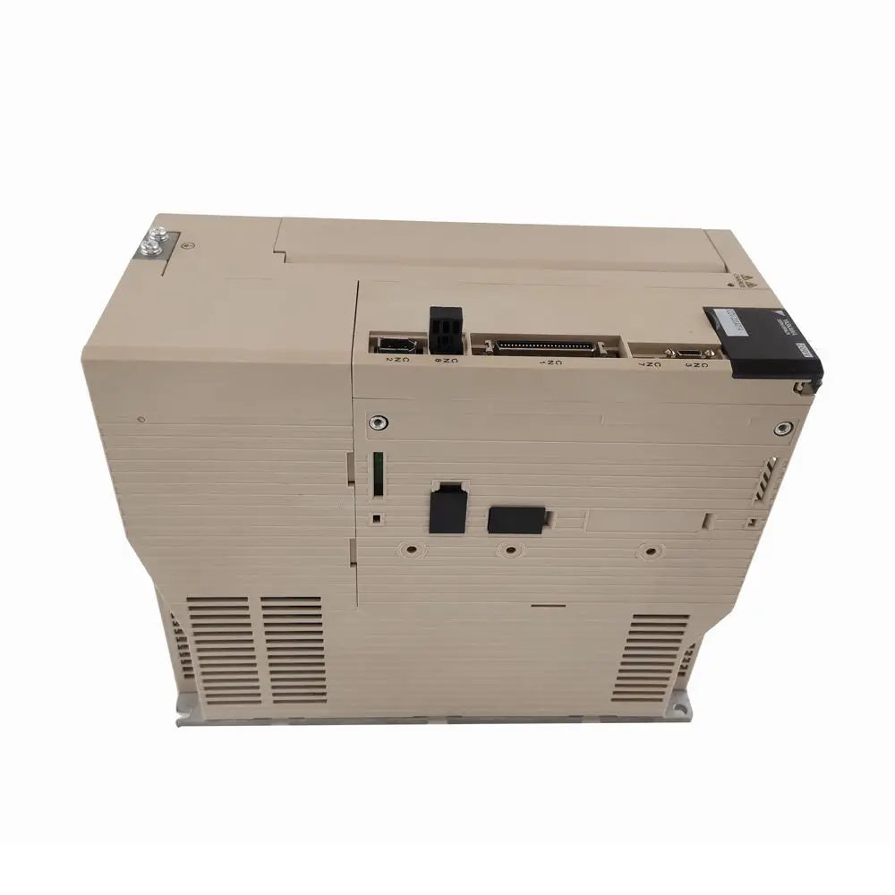 Фото Оригинальный трехфазный сервопривод YASK 200-230 В SGDM-08ADA на складе №1