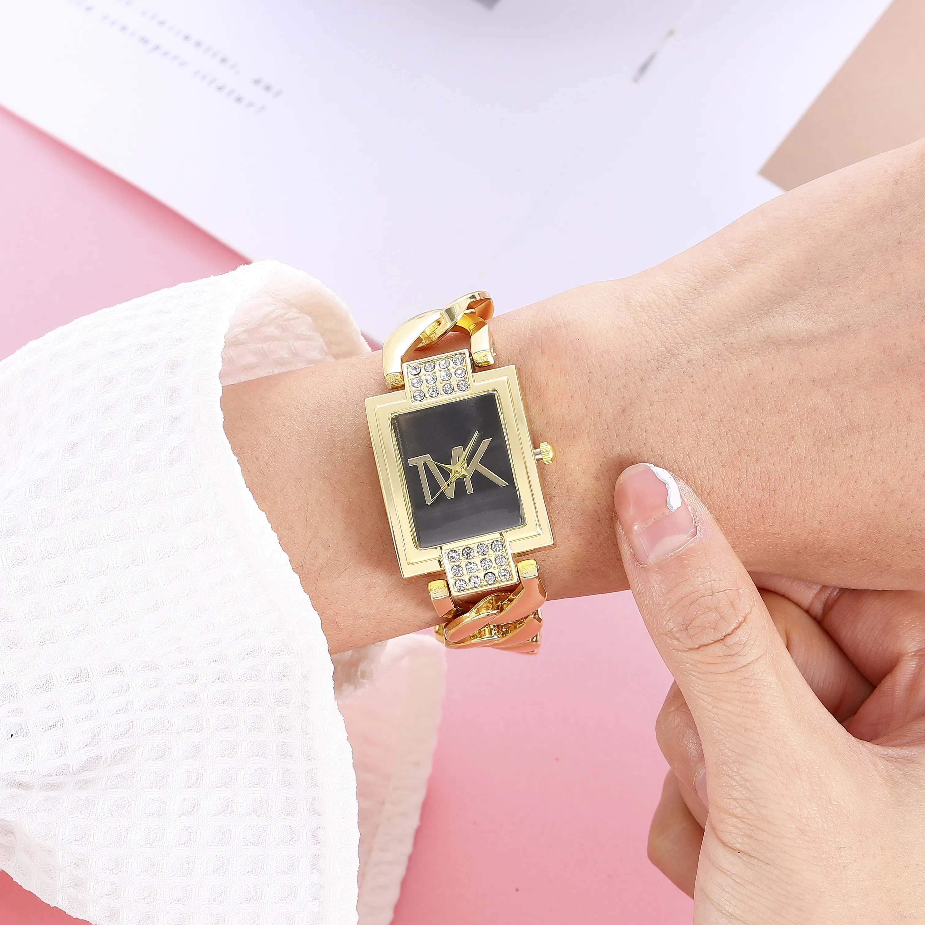 Luxury TVK Brand New Women's Watch Fashionable Temperament Style Metal Strap Square Quartz Women's Watch Clock