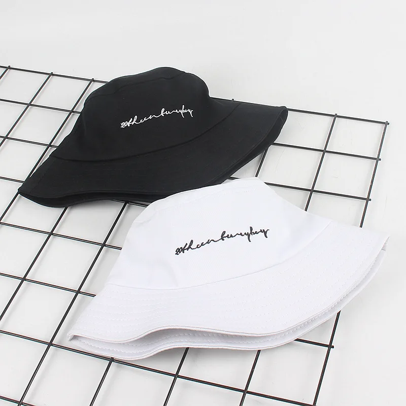 Рисунок 4 - Панама с вышитыми буквами для мужчин и женщин