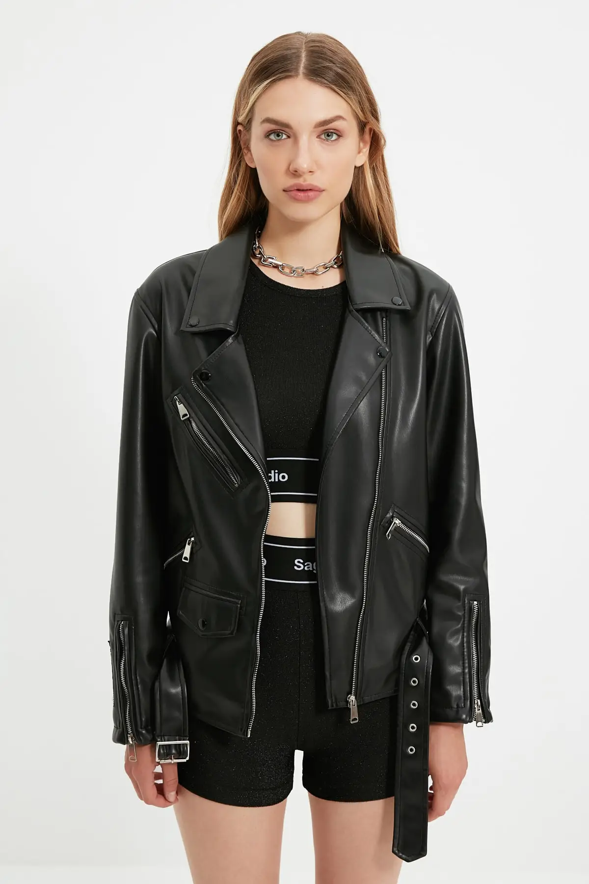 Байкерская куртка из искусственной кожи Trendyol X Sagaza Studio TPRAW22CE0560 |
