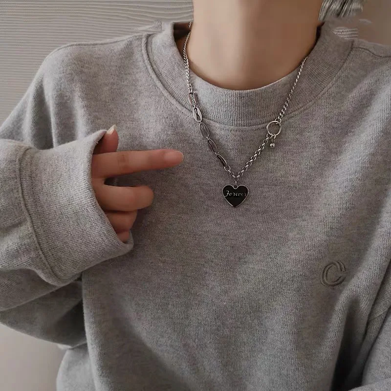 

Hip Hop Love Heart Pendant Clavicle Necklace Girls Punk Titanium Steel Wild Sweater Necklace for Women Men Personalized Jewelry