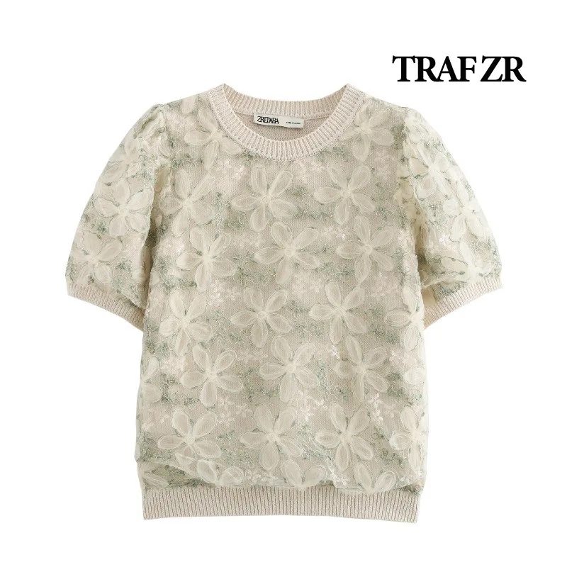 Футболка женская летняя с цветочной вышивкой круглым вырезом и коротким рукавом