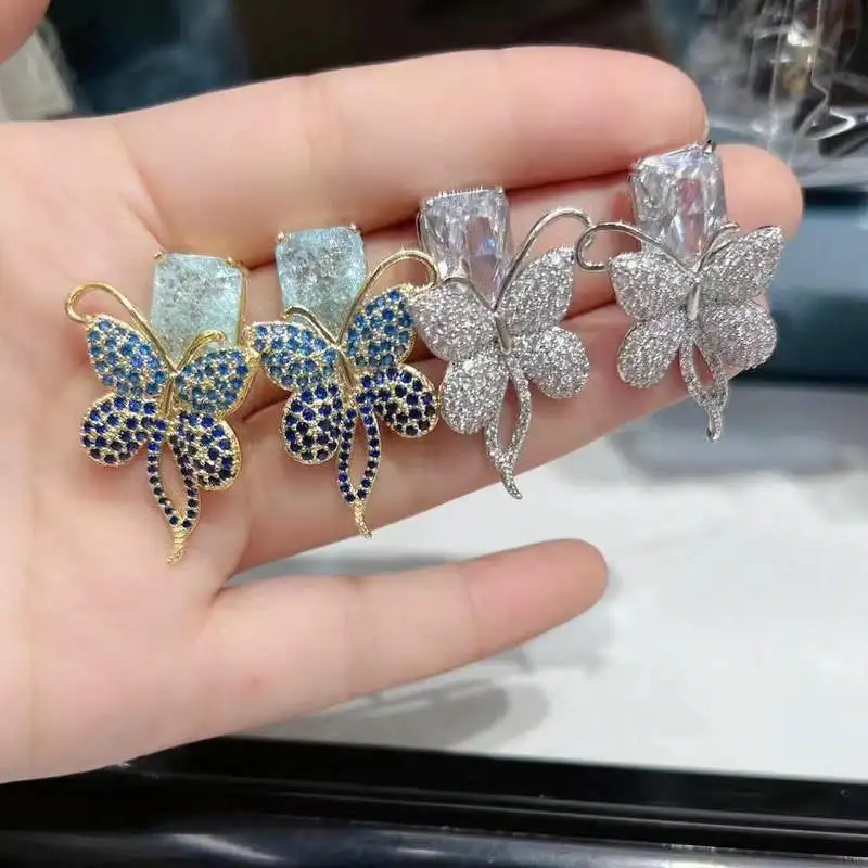 

Женские серьги с голубыми бабочками