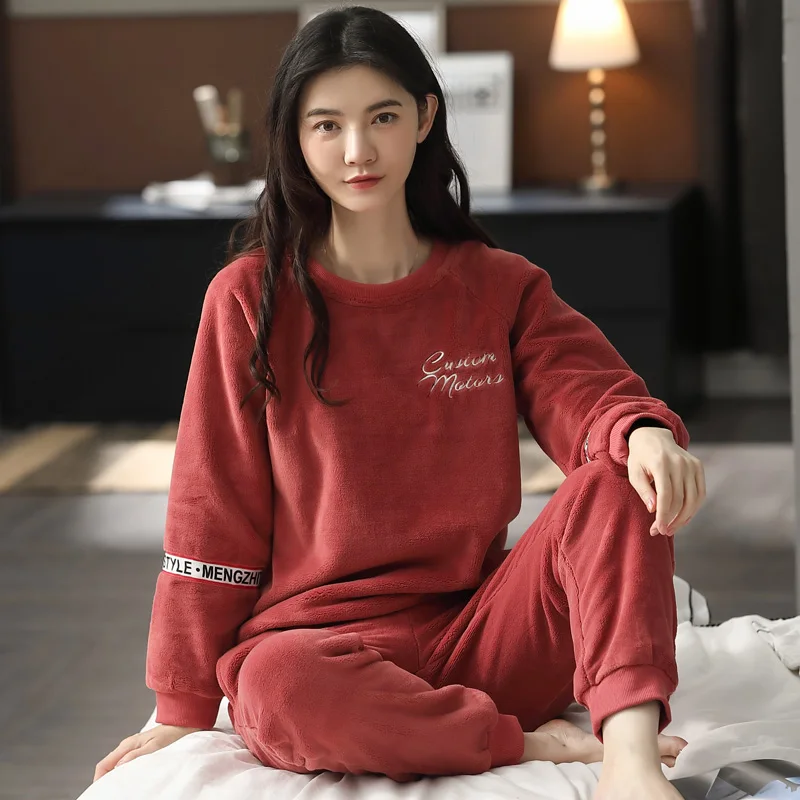 Новейший зимний женский фланелевой пижамный комплект женская толстая теплая