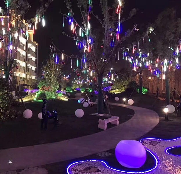 Светодиодный фонарь для метеоритного душа