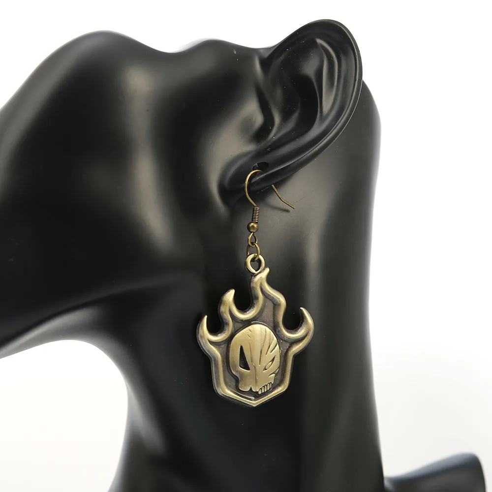 Висячие серьги в стиле аниме с отбеливателем Подвесные виде черепа