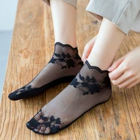 1pairs women leaves lace invisible socks thin ladies breathable lace boat socks hollow non slip shallow invisible socks women