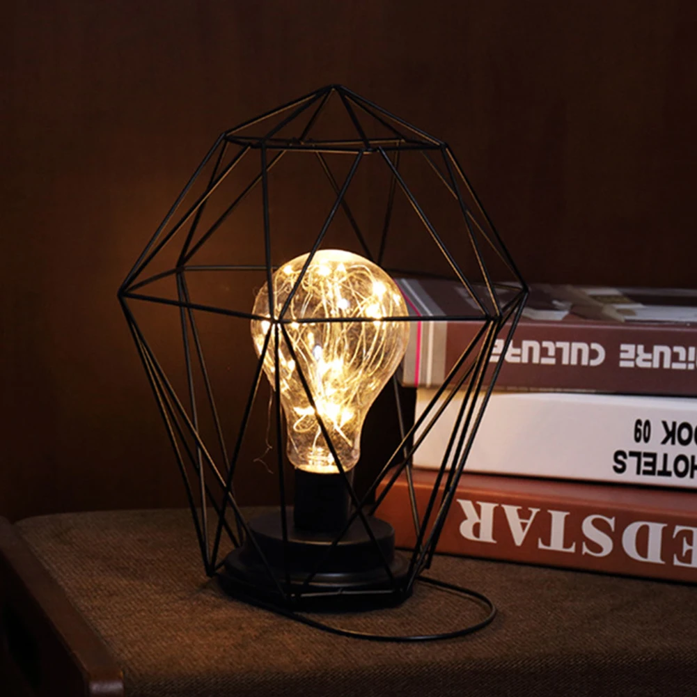 

Железная лампа в форме ромба, миниатюрный простой Настольный светильник для спальни, в стиле ретро, для рождества, свадьбы, обучения чтению