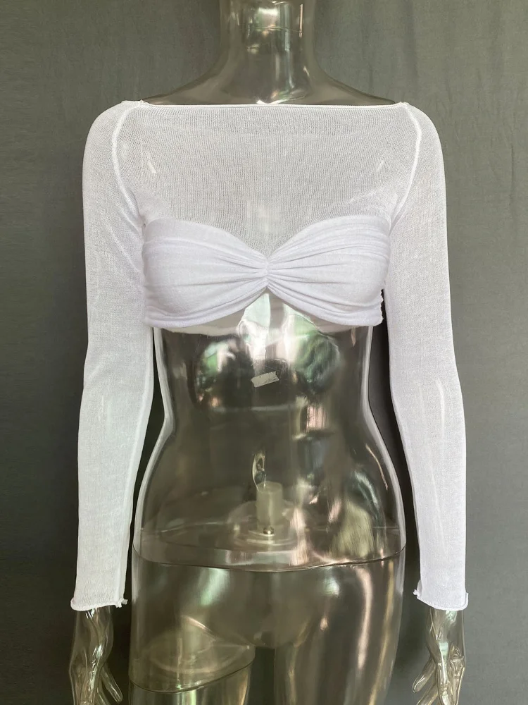 Женский трикотажный топ с открытыми плечами белый облегающий рюшами и длинным