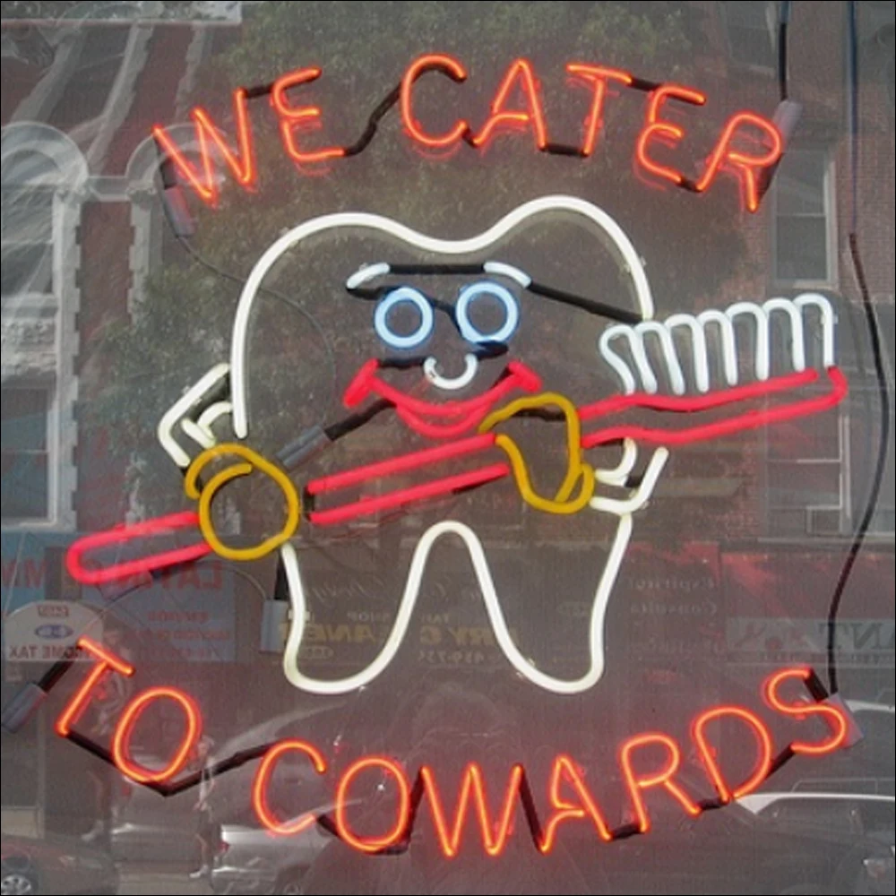 Мы Cater To Cowards Зубная щетка Неоновый световой знак на заказ Ручная работа Настоящая