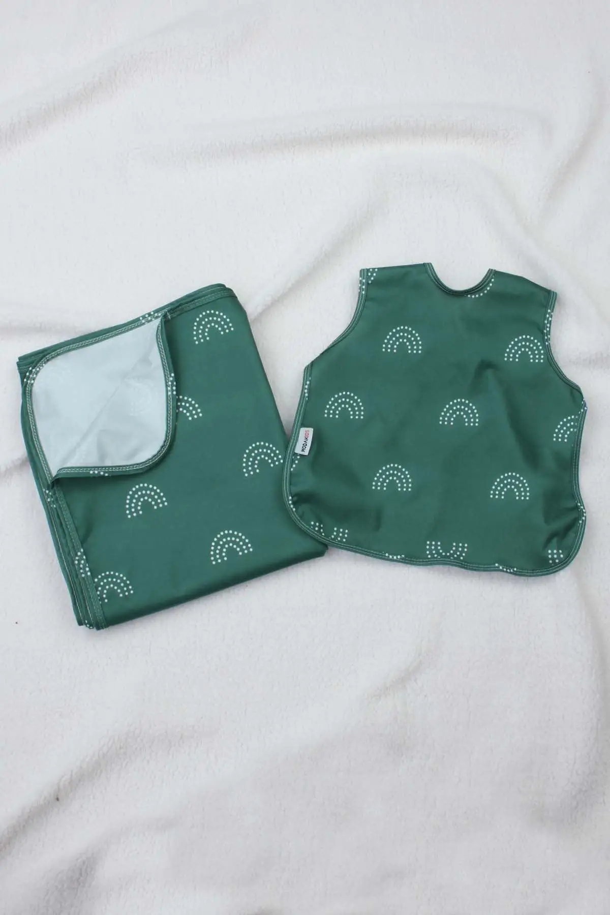 

Modakids Pattern Fluid Bib and High Chair Cover
