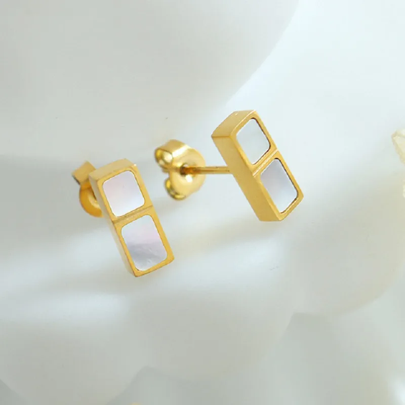 

Square White Seashell Small Earrings Ins Style Fashion Simple Stud Earring For Women Titanium Steel Gold Plated Accessories