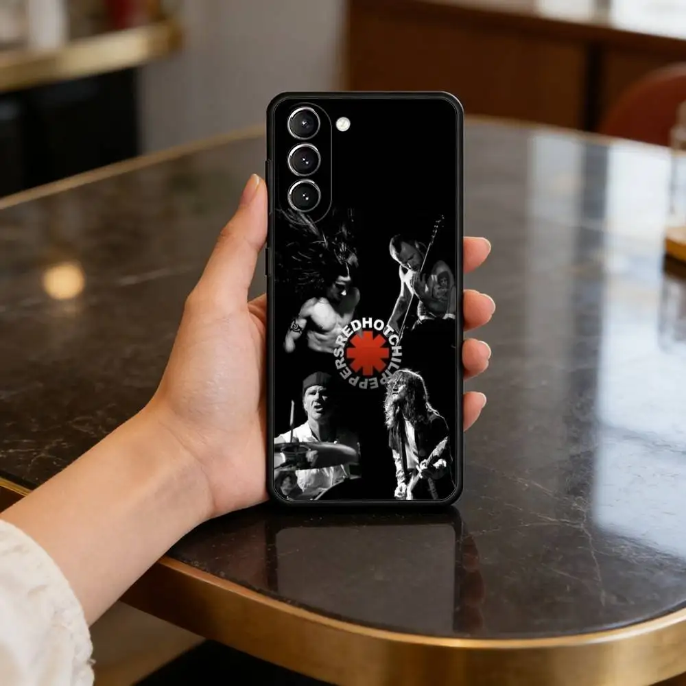 Фото Чехол для телефона Red Hot Chili Peppers, черный, силиконовый, мягкий, для Samsung S26, S25, S24, S23, S22, S21, S30, Ultra, Plus, Fe, Lite. №2