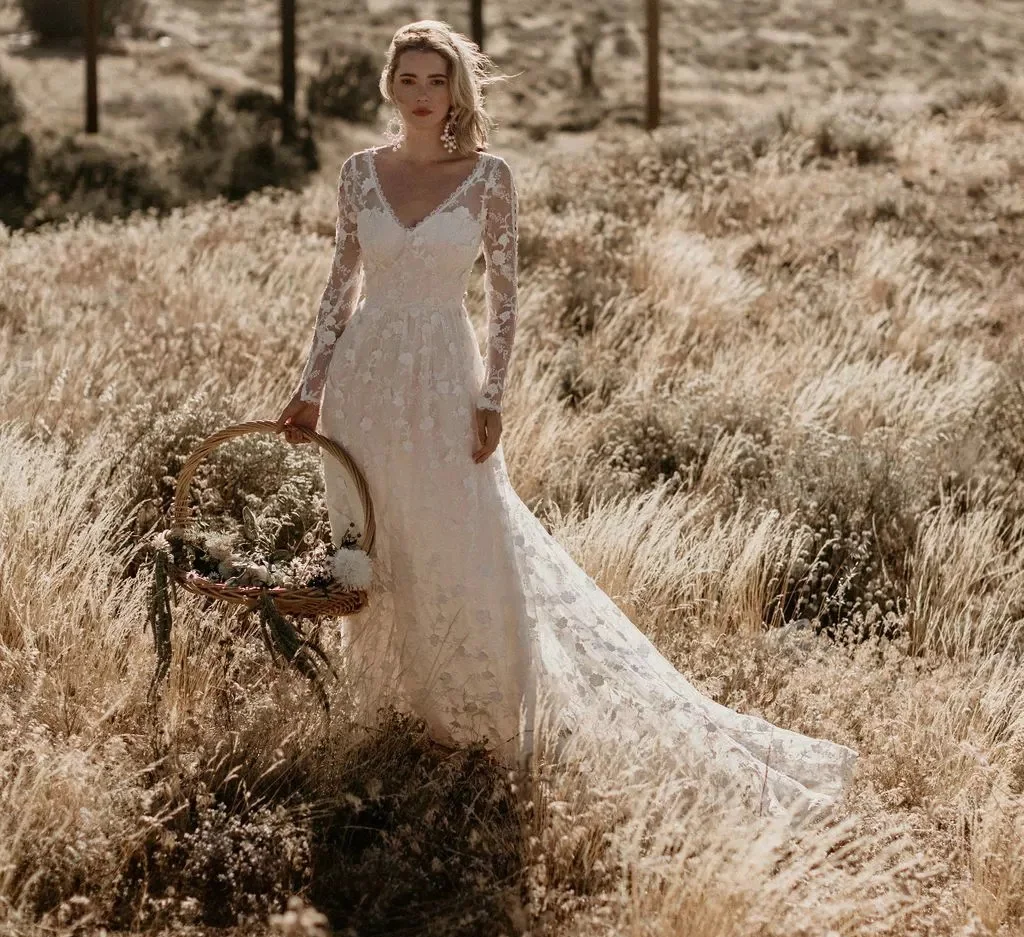 11722#Romantic Bohemian V-Neck Open Back Sweep Train Long Sleeve A-Line 3D Lace Sheath Wedding Dress Wedding Bridal Gown Custom