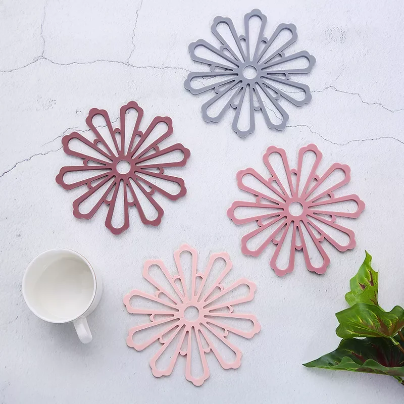 

NEW2022 Hollow Skid Resistant Placemat Waterproof Cup Mat Coaster Das Set for Kitchen Dining Table Home Wedding Decoration Acces